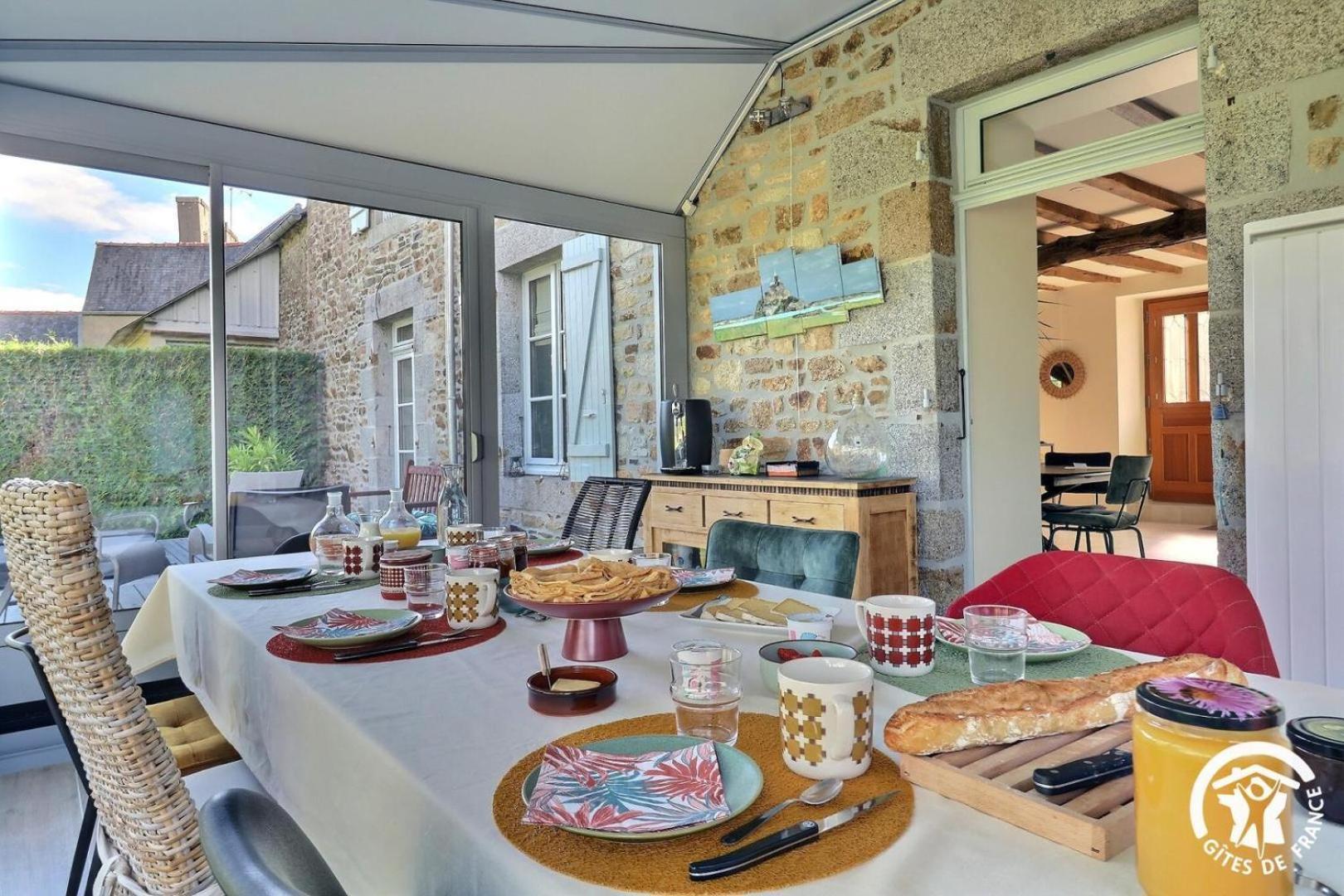 Le Jardin De Quercus Bed & Breakfast Bazouges-la-Pérouse Exterior photo